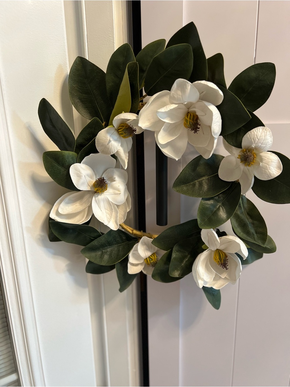 Classic White Magnolia Wreath with Lush Green Leaves